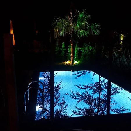 Teona Kartepe Bungalov Extérieur photo